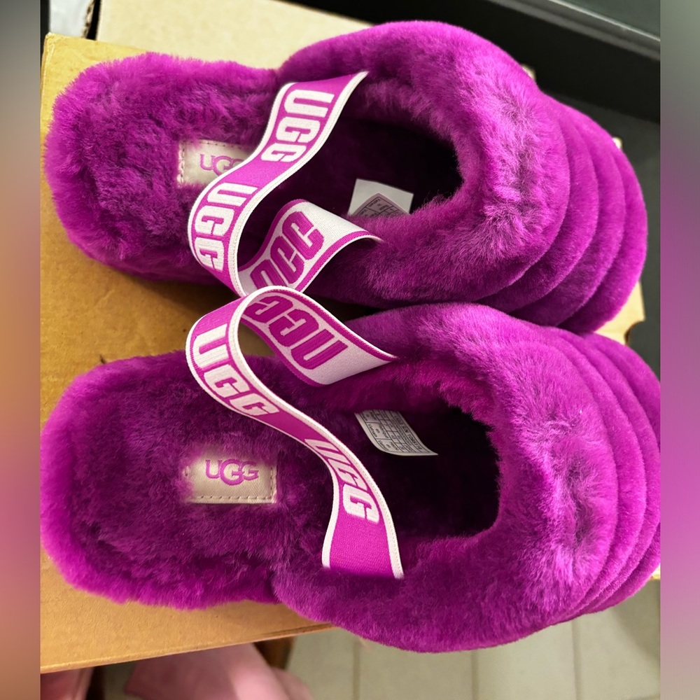 Fluff yeah slide UGG , brand new never worn , women’s size 9